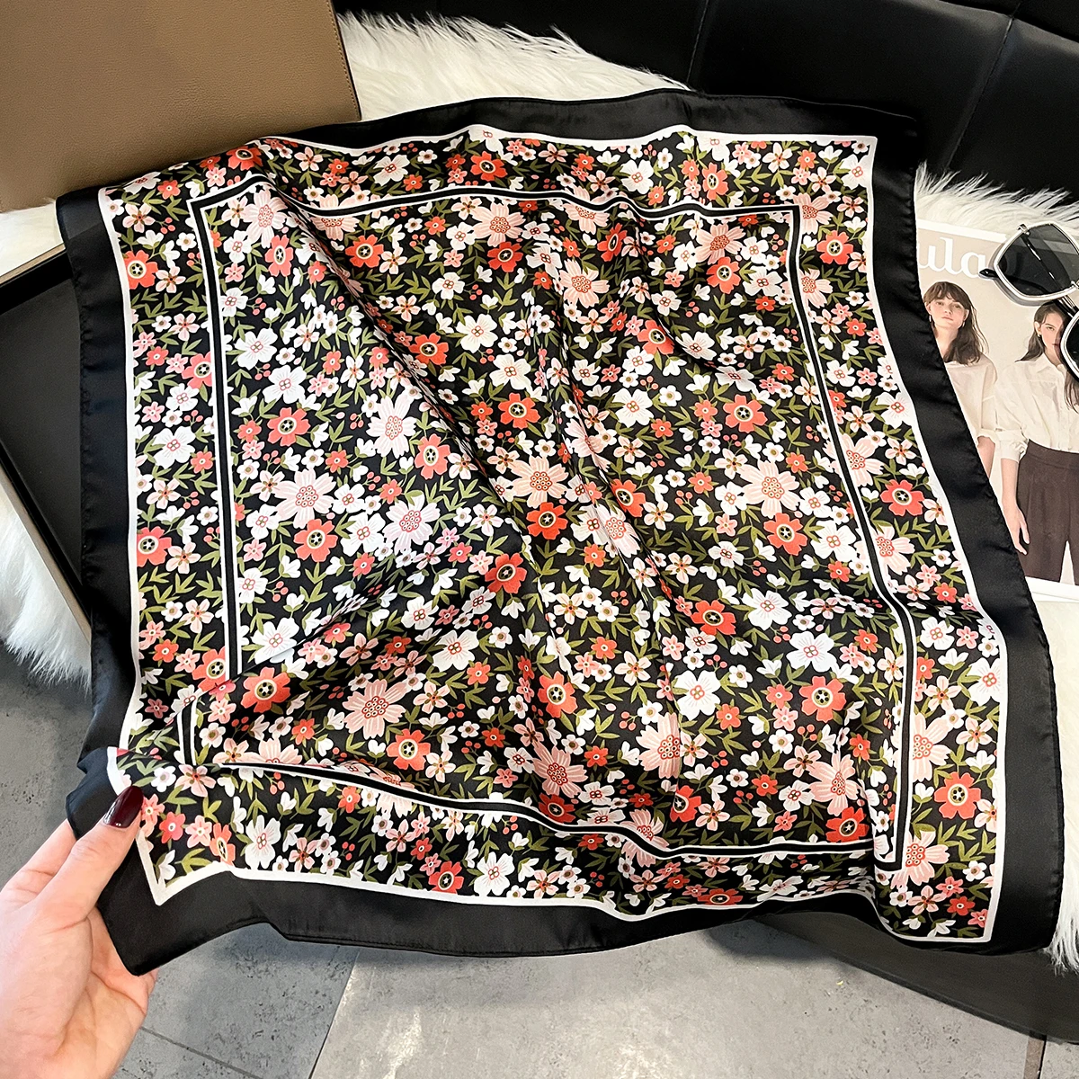Four Seasons NEUER Blumen-Schalschal für Damen, Satin-Tuch, Hijab, luxuriöses Kopftuch, Strand-Sonnenschutz-Bandana