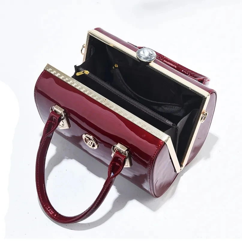 2023 Luxury Patent Leather Women\'S Bags Europe Diamond Ladies Handbags Bright Shoulder Bag Famous Brand Ladies Wedding Party Bag