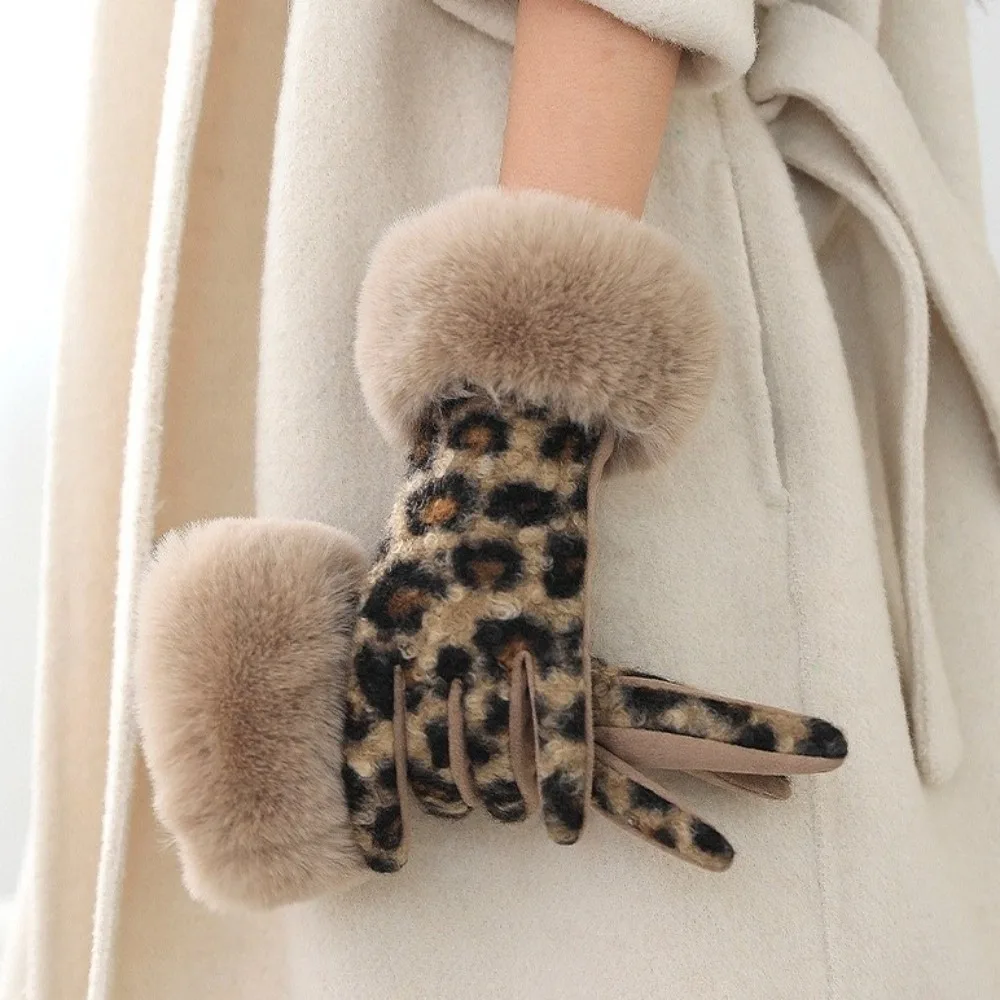 Elegant Imitation Lamb Wool Leopard Print Gloves Keep Warm Hairy Wrists Women's Gloves Touch Screen Winter Gloves Winter