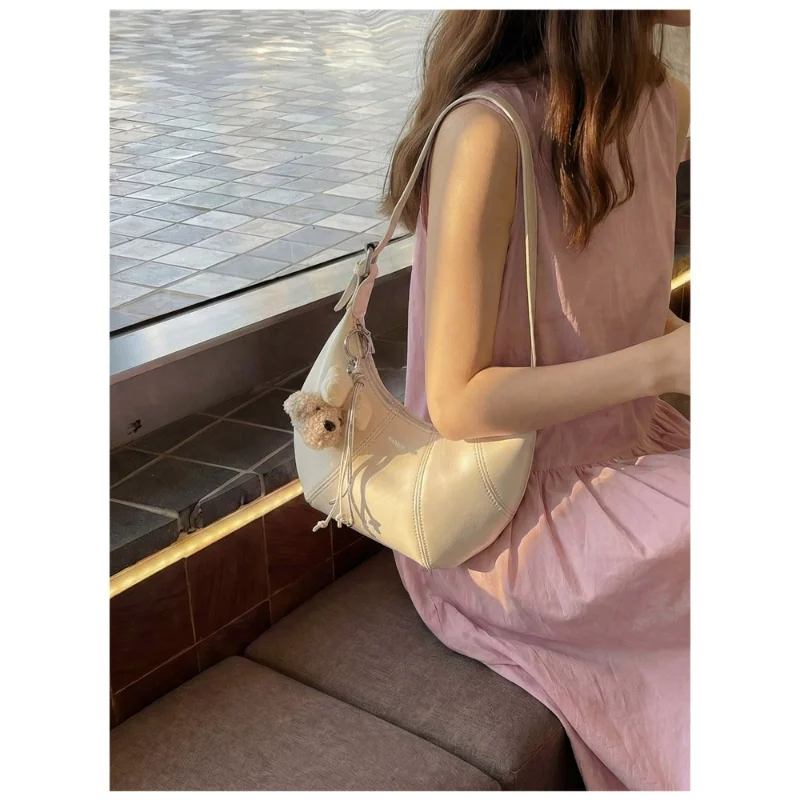 

Мягкая сумка через плечо CEEKAY Sweet Style 2026: Новинка, сумка-хобо с подвеской-медведем, вместительная повседневная сумка для женщин