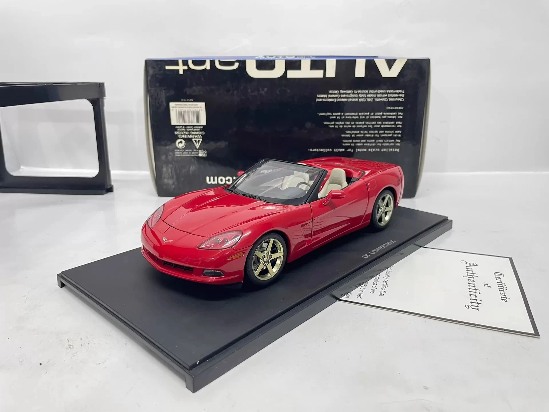 

Autoart 1:18 C6 Convertible 2005 Red Simulation Limited Edition All Open Alloy Metal Static Car Model Toy Gift