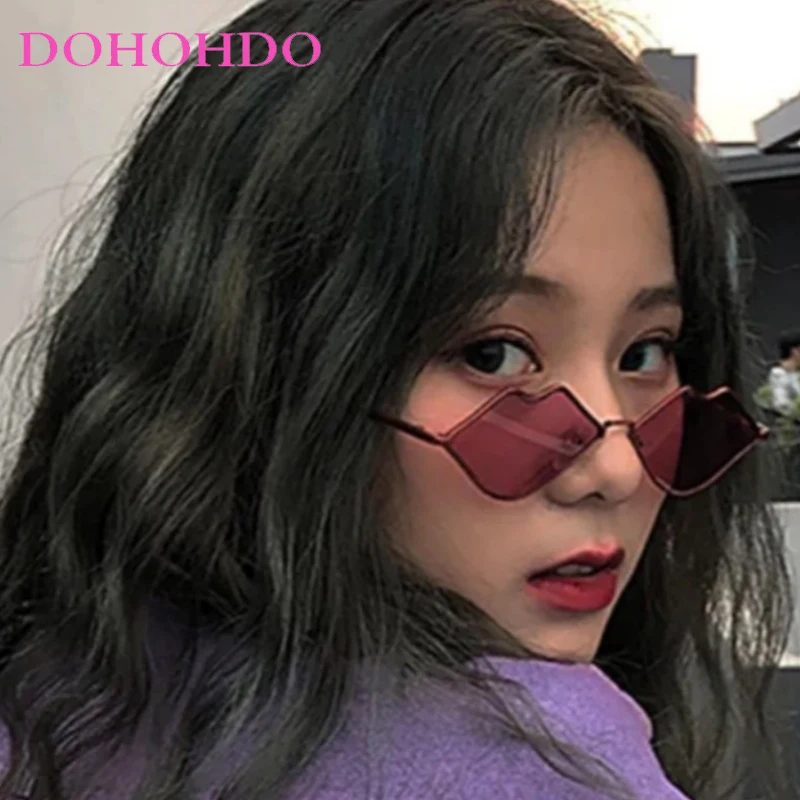 Nuevas gafas de sol de marca de lujo con diseño de labios retro, montura pequeña para mujer, gafas de sol de metal, gafas de sol vintage de diseñador UV400