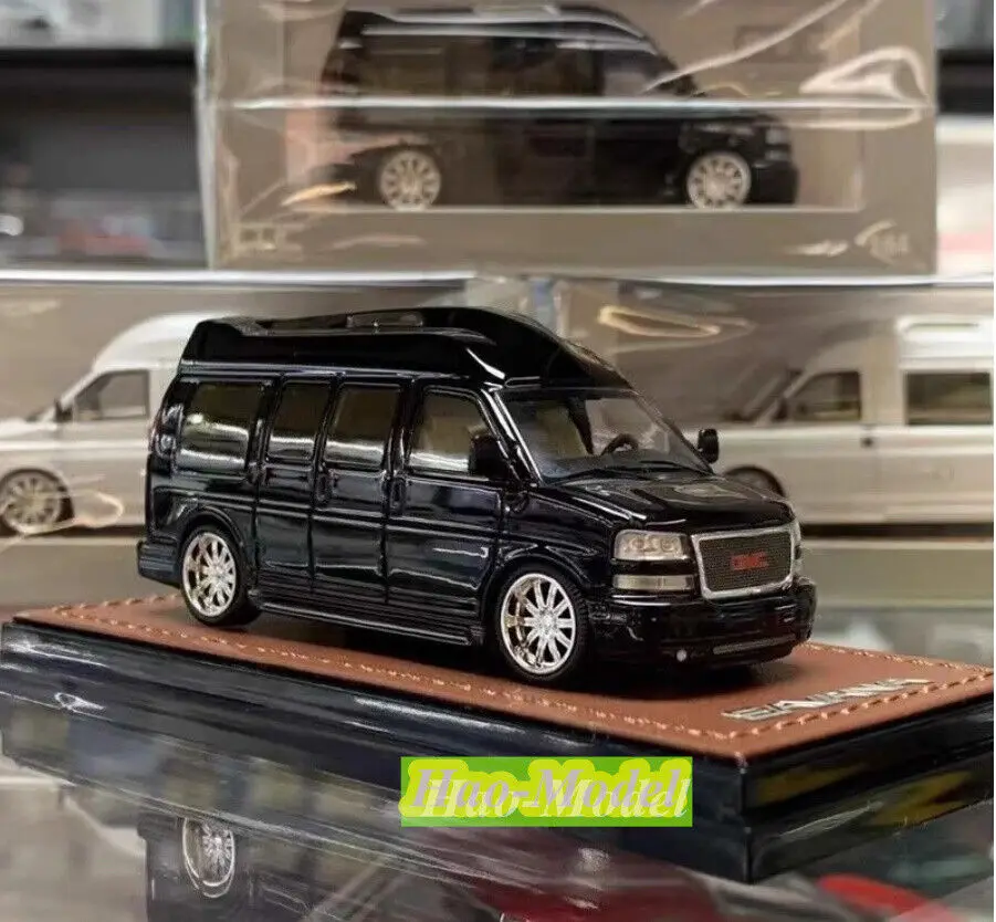 GOC-Alloy Metal Diecast Car Model para GMC SAVANA SUV, Coleção Display Ornamentos, Presentes de Aniversário Meninos, Hobby Display, Branco e Preto, 1:64