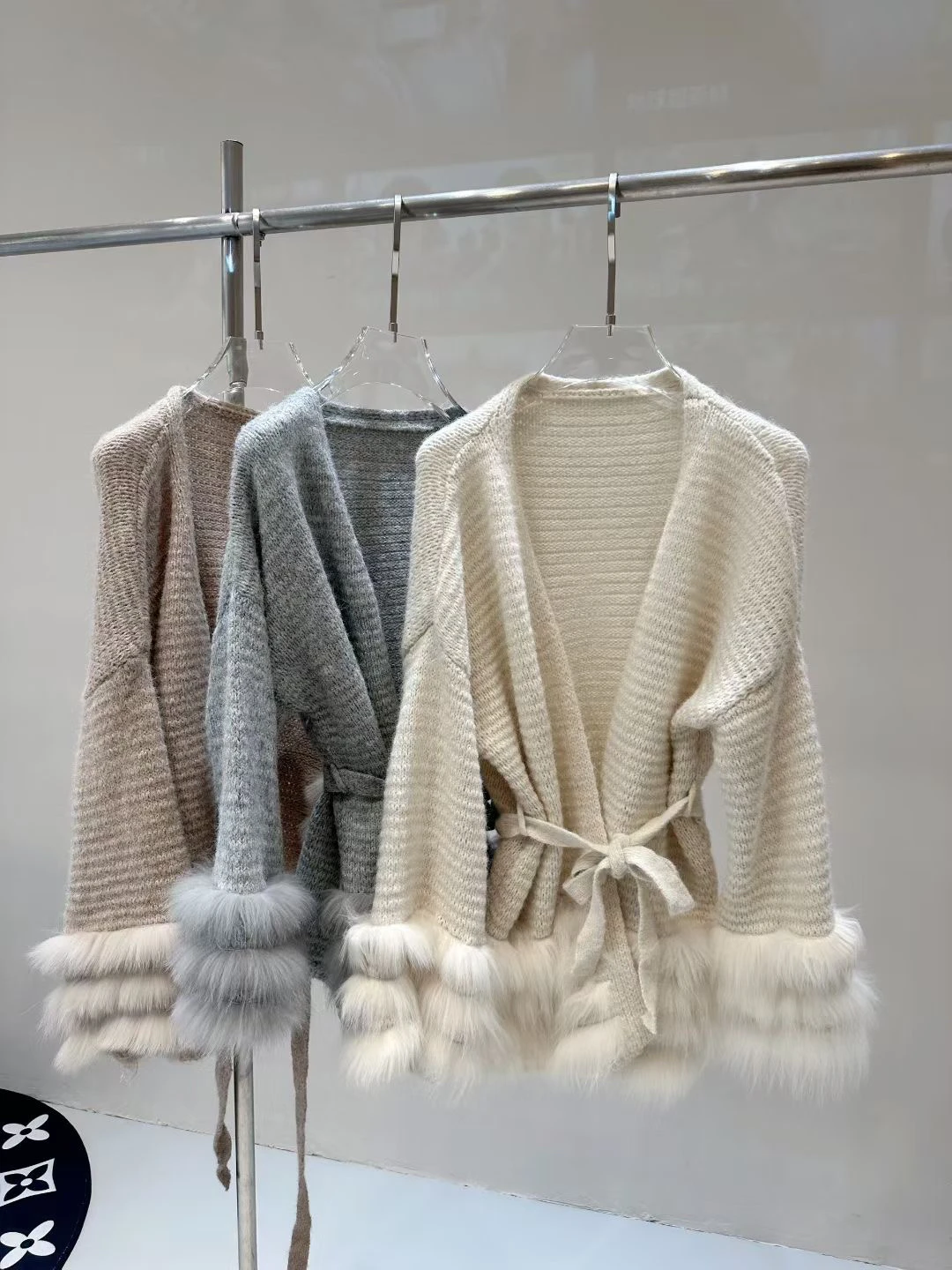 Abrigo Ele Fur ort V-Ne tejido de lujo para mujer, ropa de abrigo ligera con inserto de piel, informal, elegante