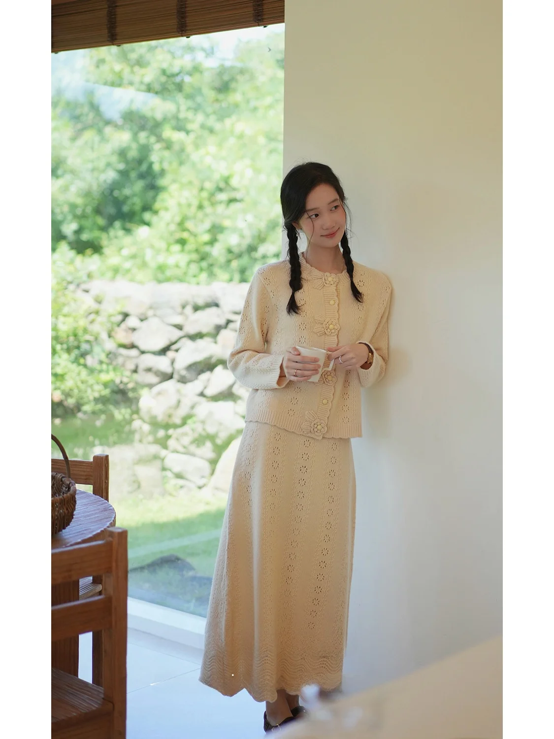 

Retro Woolen Knitted Cardigan with Hook Flower Design And Elastic Waist for Women Two-Piece Set Casual Sle Loose Fit Long S...