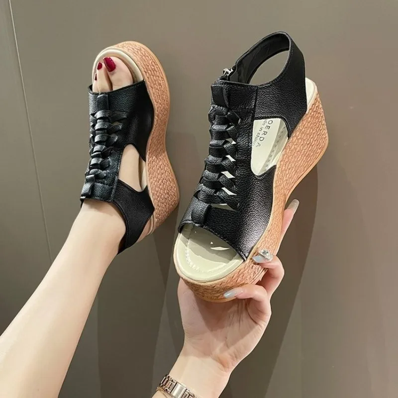 

2025 New Summer Slope Heel Thick Sole Plus Size Sandals for Women Fashionable Waterproof Platform Side Zipper Hollow Sandals