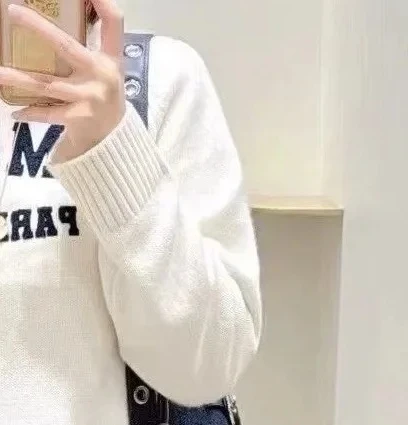 

Women's round neck knitted embroidered pullover long sleeve casual loose comfortable winter warm top