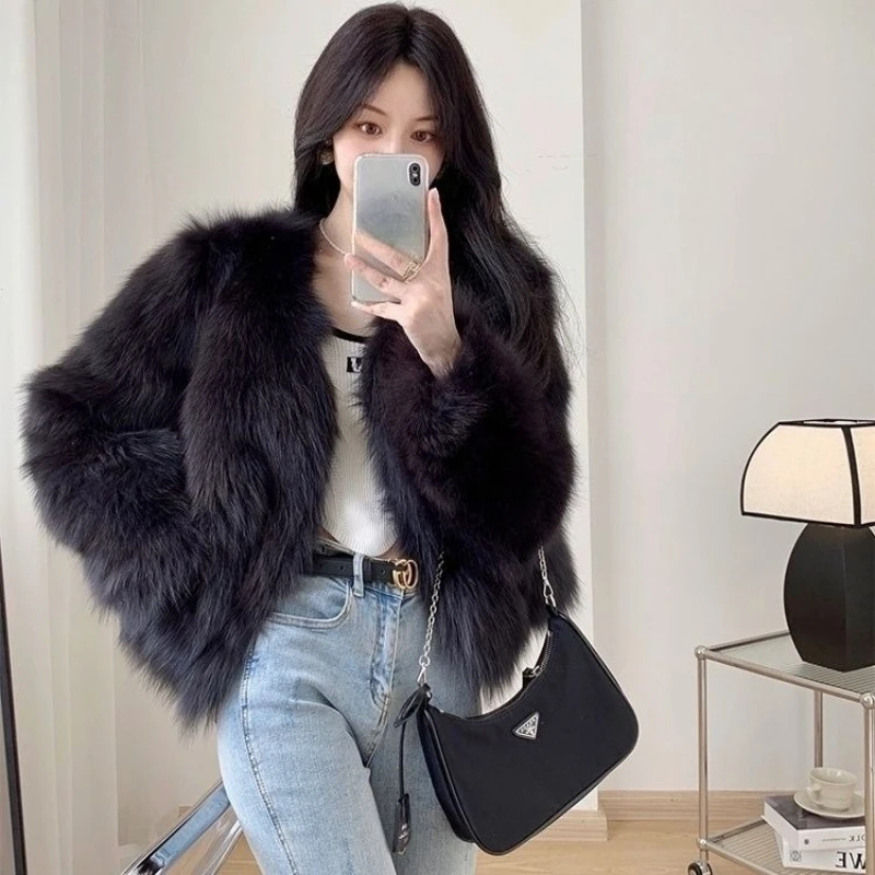 Women's faux fur coat, thick and luxurious collarless short fur coat, elegant jacket, warm coat for winter