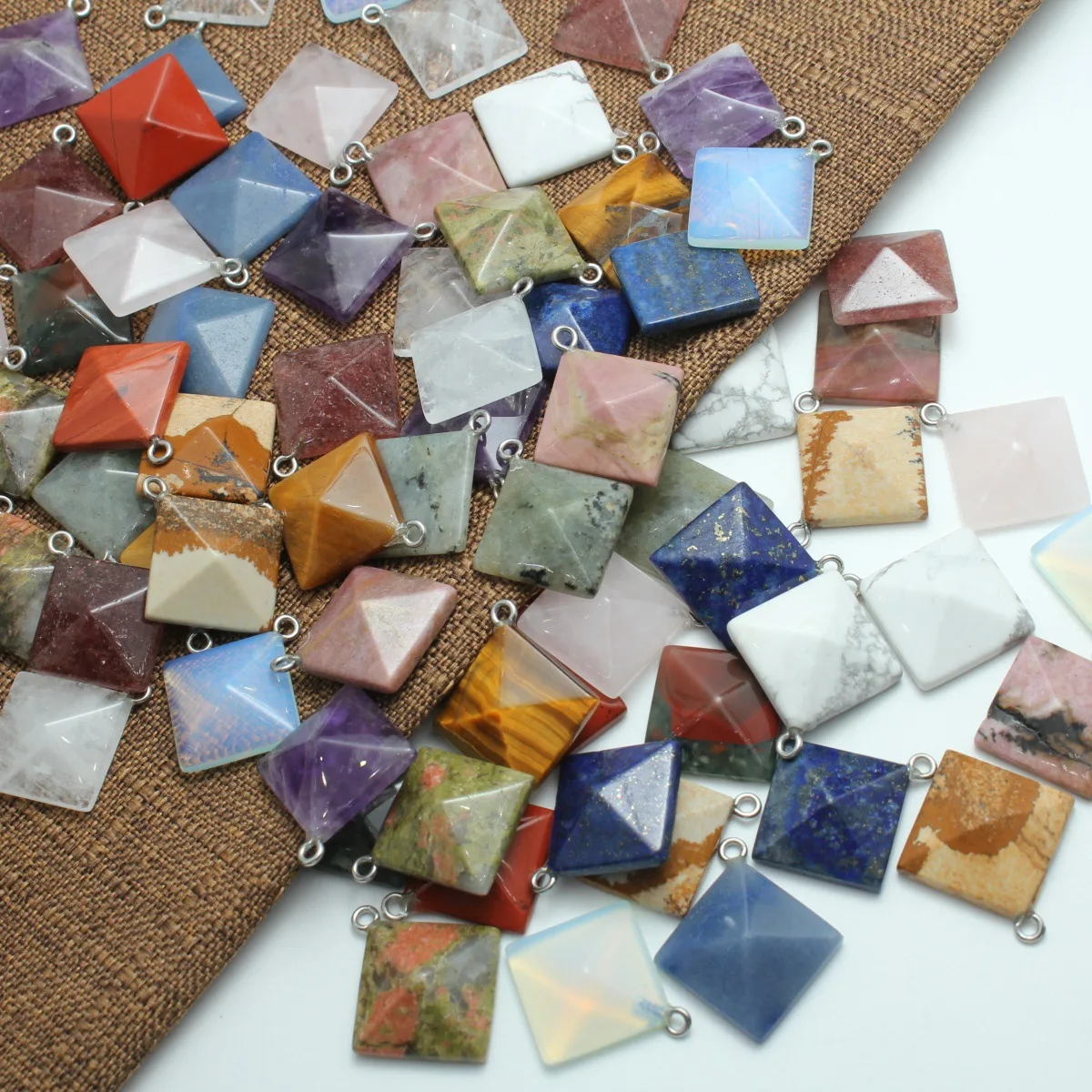 25X28x7mm natural semi-precious stone crystal diagonal pendant handmade DIY jewelry accessories necklace pendant