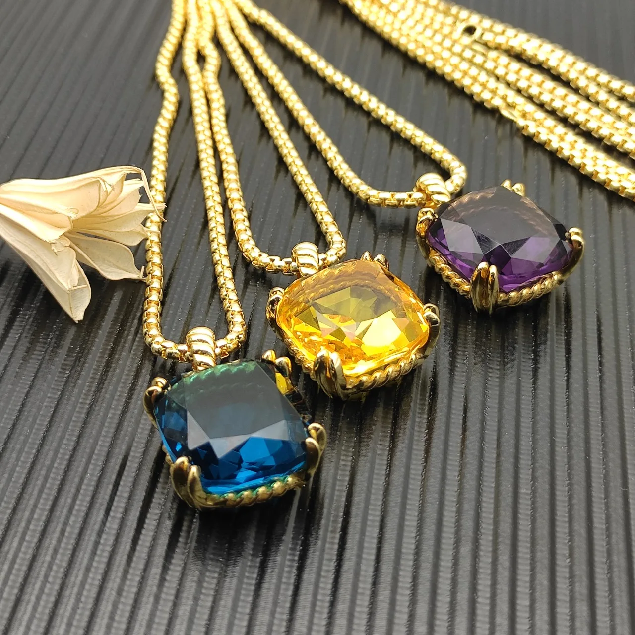 

Новое высококачественное модное и простое золотое хрустальное ожерелье Marbella 2025 года - подарок на День святого Валентина