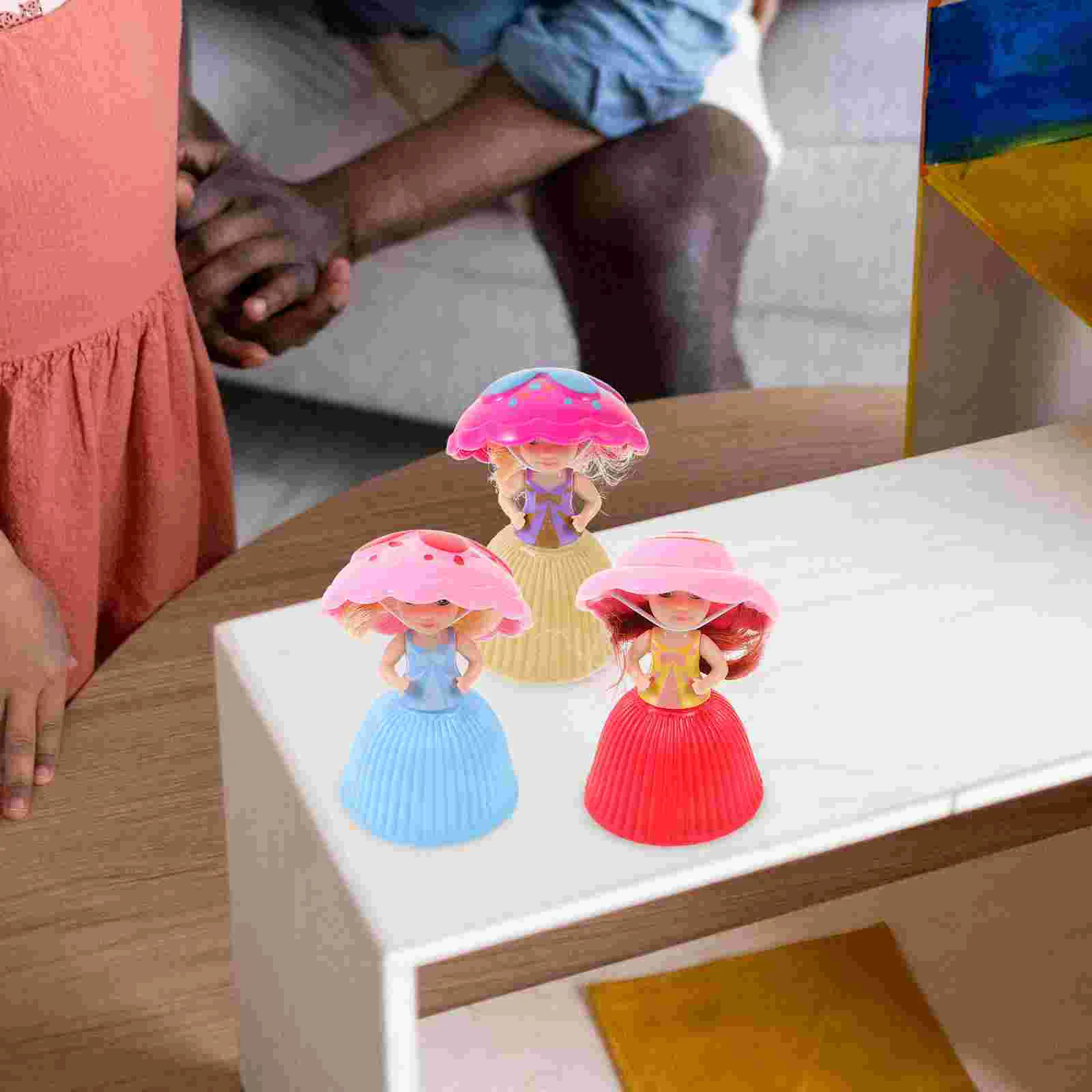 3pcs Mini Cupcake Gift Toys (Random Color and Style) toys