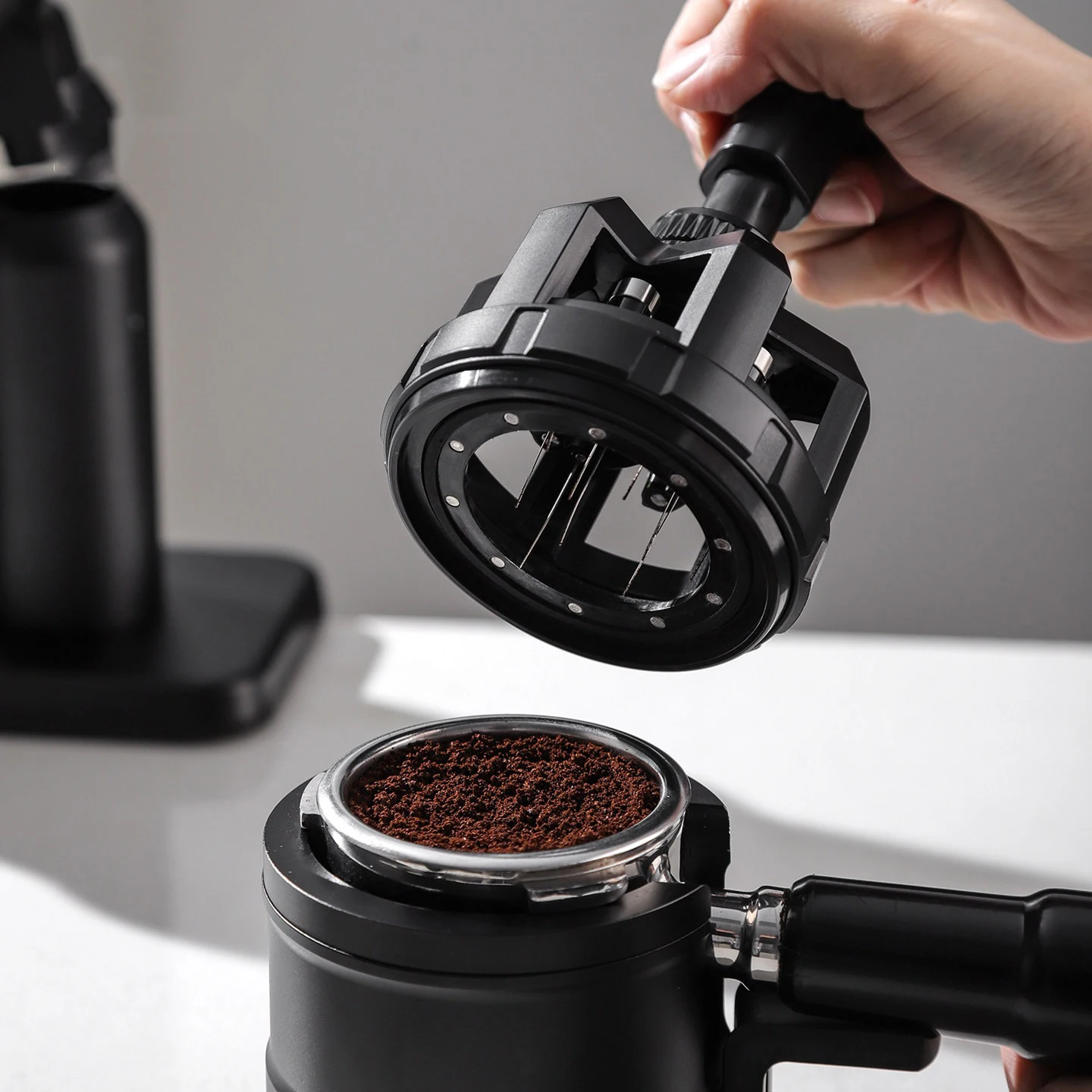 Bincoo Press-Rotate Coffee Distributor Magnetic Stirring Needle Adjustable Needle-Style Coffee Powder Distributor Tool