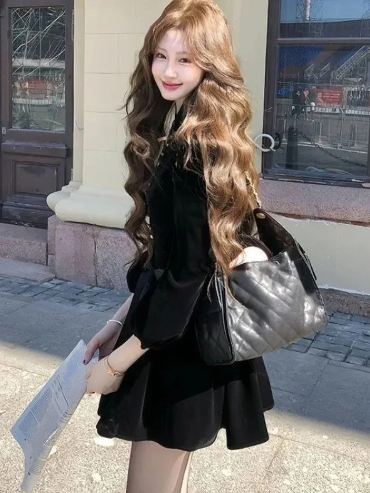 เดรสกำมะหยี่ทรงสลิมวินเทจสุดหรู พรีเมียมสไตล์เฮปเบิร์น แฟชั่นใหม่ ผูกเชือก ชุดราตรีทรงบอลกาวน์แบบจับจีบ สไตล์ฝรั่งเศส สำหรับผู้หญิง