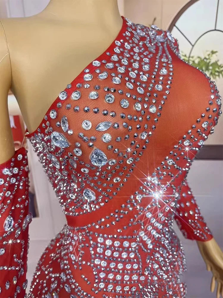 Wysokiej jakości tłoczona na gorąco seksowna opadająca spódnica z elastycznym ramieniem 2025 Nowa modna niestandardowa odzież damska