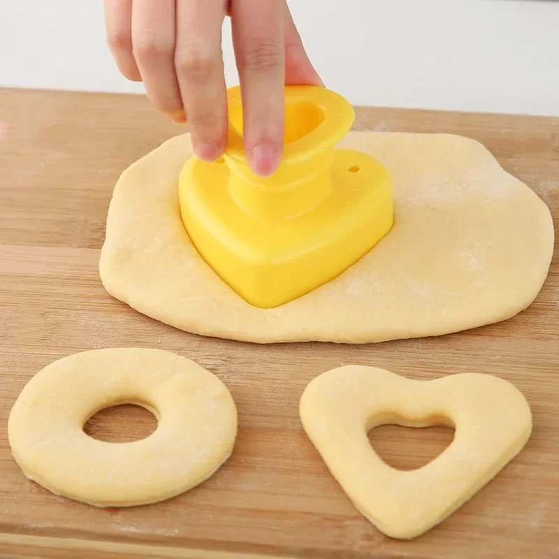 

Creative DIY Donut Mold Cake Decorating Tools Plastic Desserts Bread Cutter Maker Baking Supplies Kitchen Tools