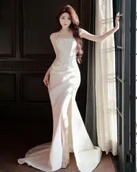 Francese 187 stile tubo superiore abito leggero sposa raso semplice fuori dalla porta filato nicchia high-end benvenuto abito a coda di pesce gonna ciao