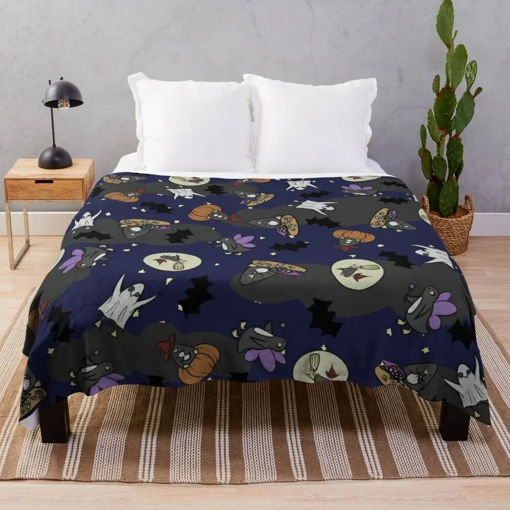 Spooky Penguin Chaos! Throw Blanket Flannels Summer Beddings Furrys Soft Big Blankets