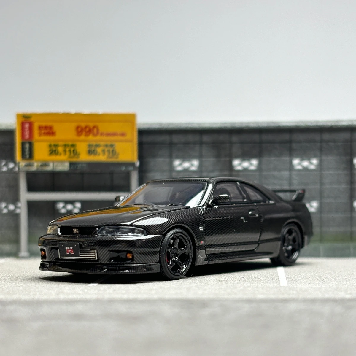 

FH 1:64 GT-R BCNR33 GTR33 Skyline Carbon Black open-cover car model