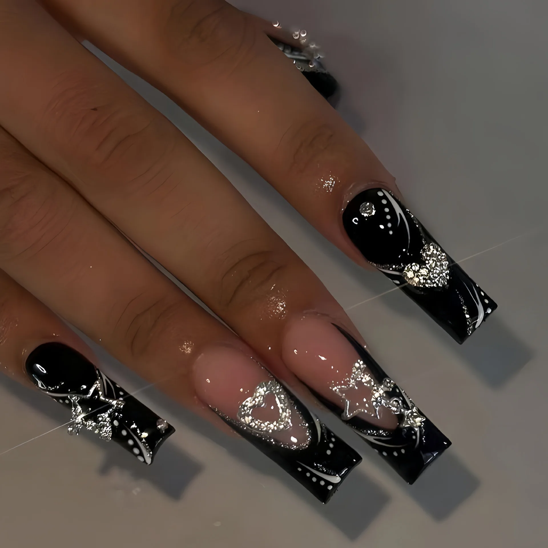 

24PCS/1BOX Black French Wearing Sweet and Cool Nail Patch Glitter Love Stars in Europe and America Dark Department Fake Nail