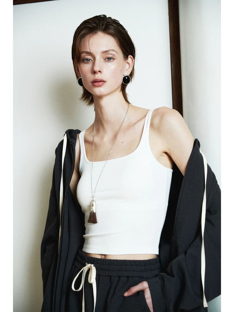 

Вязаный жилет MRS Studios Capsule Series с U-образным вырезом, двойными бретелями и вставками для груди, топ с круглым и квадратным вырезом.