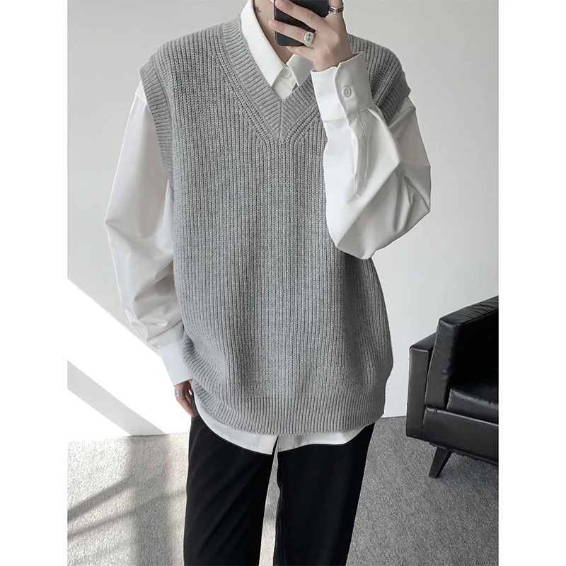 Autumn Black Sweater Vest Men Warm Fashion Casual Knitted Pullover Men Korean Loose Sleeveless Sweater Mens Jumper Clothes
