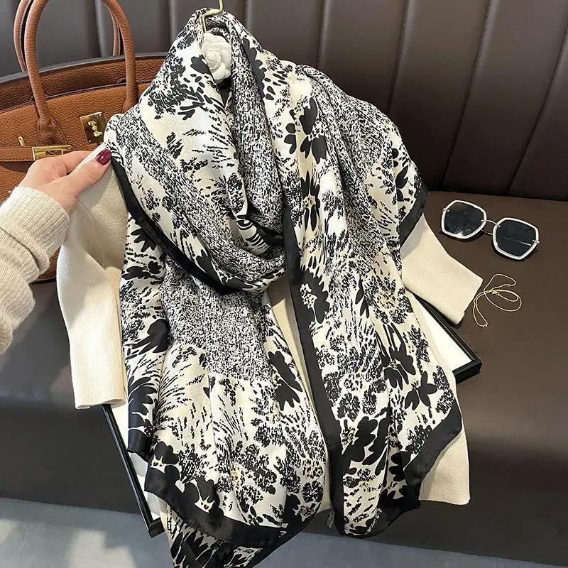 

Summer Sunscreen Scarves Women Floral Printed Scarves Head Echarpes Imitation Silk Femme Wraps Beach Shawls Lady Hijabs 84x180CM