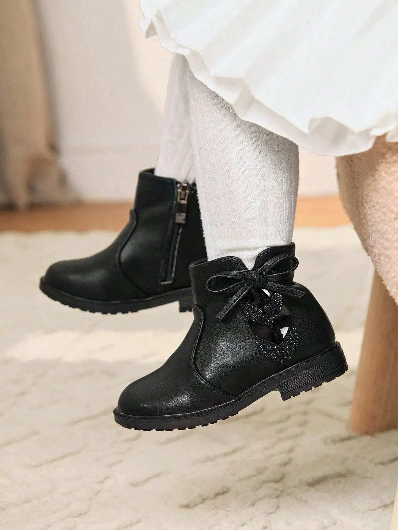 Cozy Pixies 1 Pair Fashionable Versatile Heart & Bow Decor Black Comfortable Durable Baby Ankle Boots, All Season