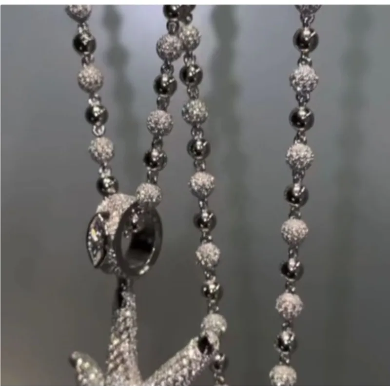 

Кулон с индивидуальным жестом руки LYEE CYEE x ZUANFA. Хип-хоп украшения из моассанита "Ice" на ваше усмотрение. Создайте свой дизайн для системы капельного полива! ✨