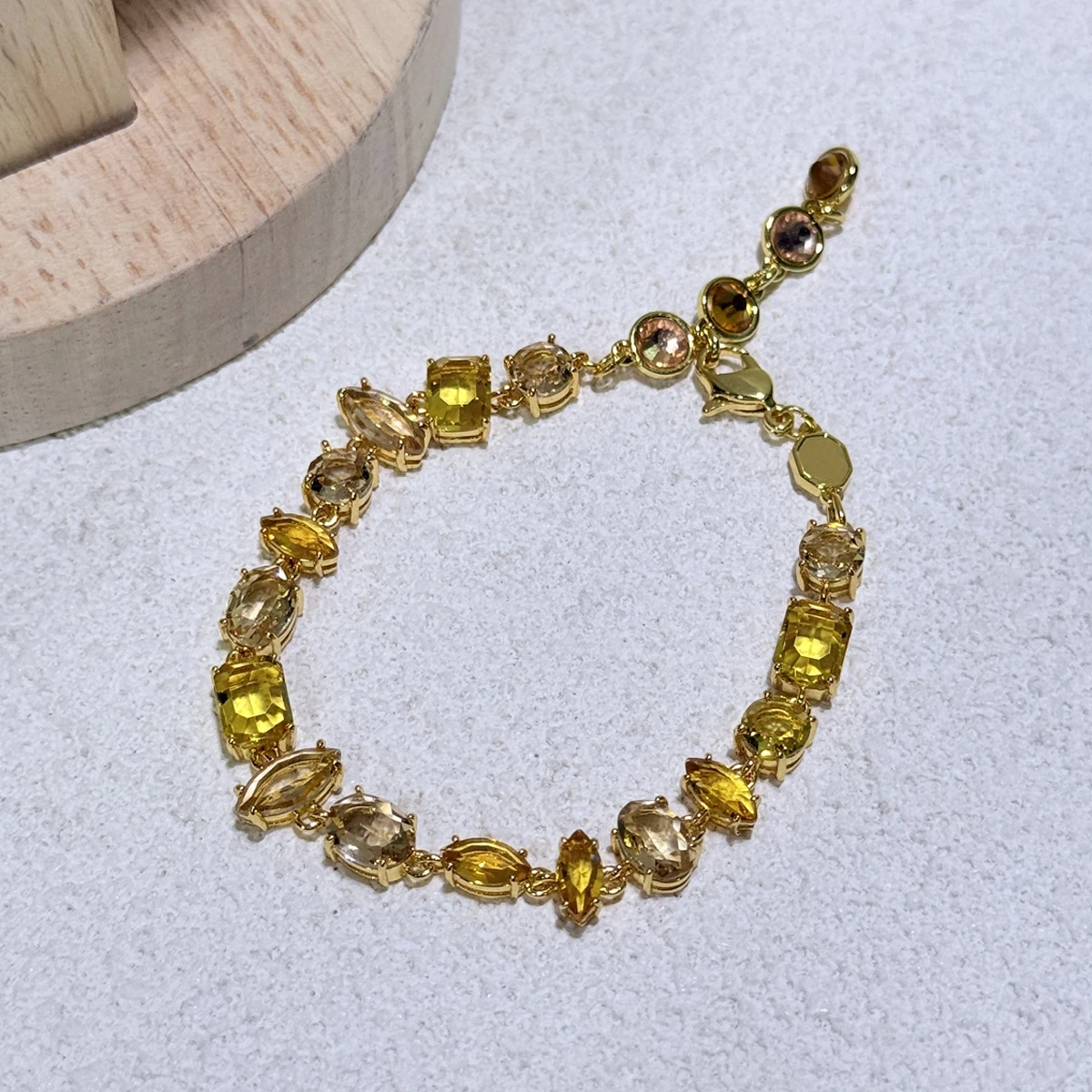 Thumbnail 4 - #53 Compare Gold Earrings Before You Buy