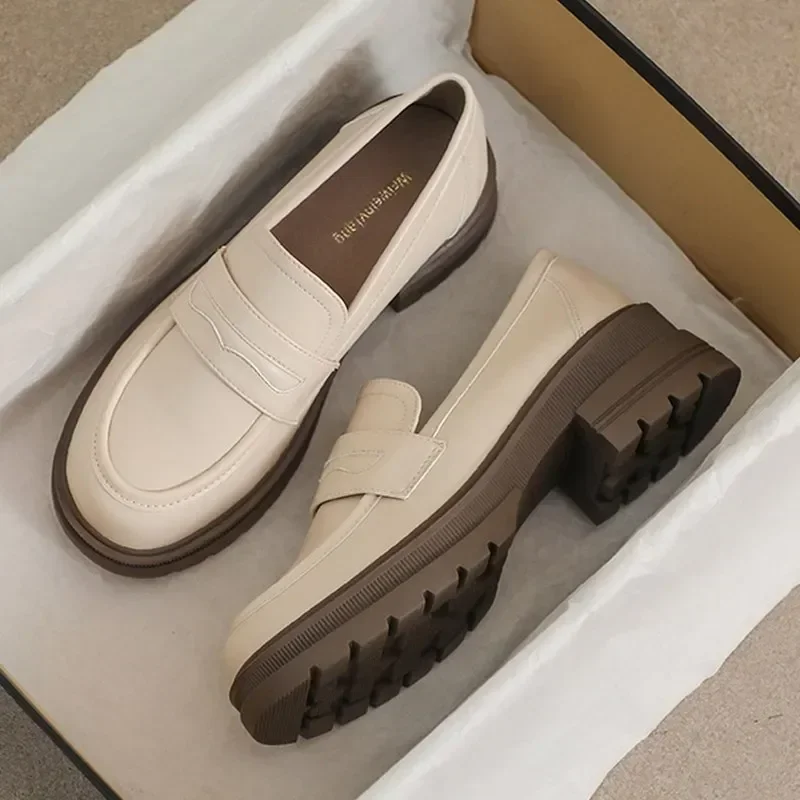 2025 Spring New Women's Soft Leather Loafers: A Perfect Fit for Pakistani Women