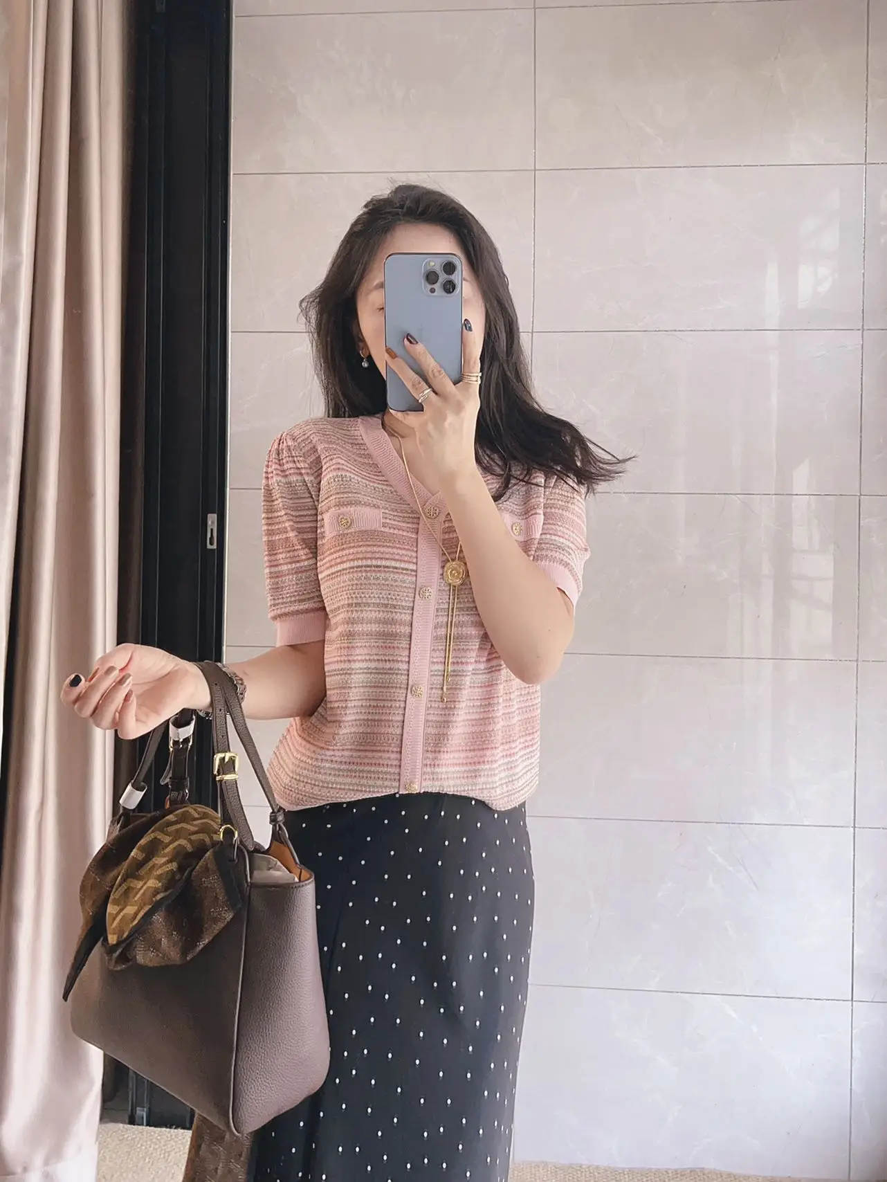 

Romantic V-neck Short Sleeve Pink Silk Knitted Sweater Soft Princess Style French Fashion Women's Premium Quality Top