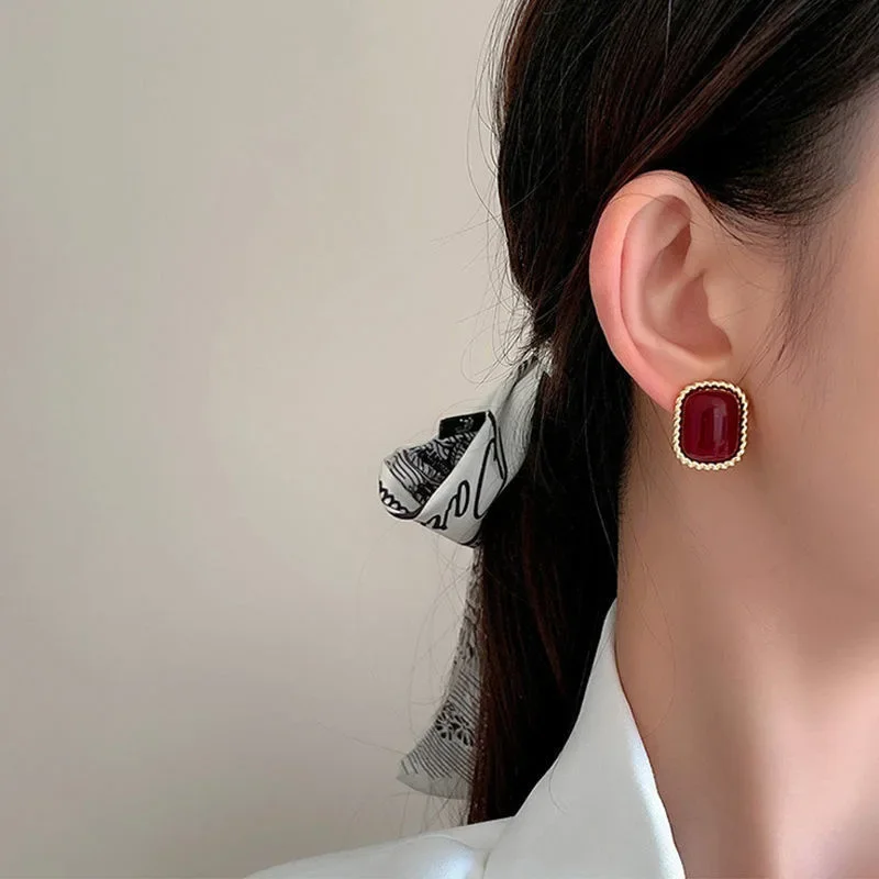 XINYI Wine Red Retro Style Earrings For Women No Pierced Female Temperament High Sense Pearl Earring Fashion Jewelry Enamel