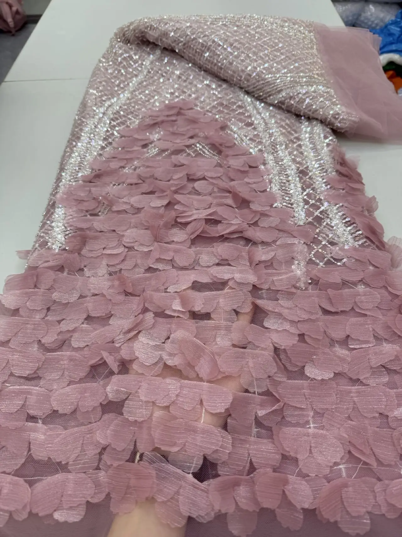 

2025 Высокое качество, африканский нигерийский тюль, кружевная ткань, бисер, блестки, вышивка, французский гипюр, свадебное платье, расшитое бисером, 5 ярдов