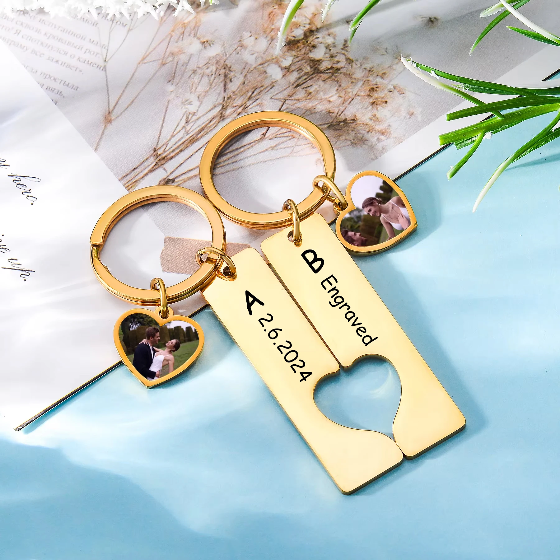 

1 пара брелок для пары в форме сердца, подарок на годовщину с индивидуальным фото, из нержавеющей стали, прямоугольный брелок-головоломка с гравировкой текста