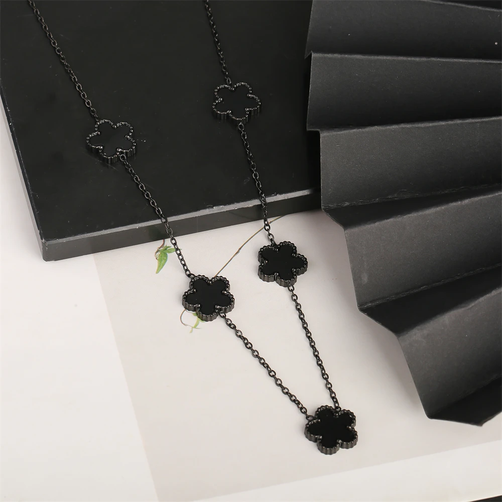 Hot Stainless Steel Gun Black Simple Plant Five-leaf Flower Bracelet Necklace Earrings Three-piece Jewellery Set Ladies Clover