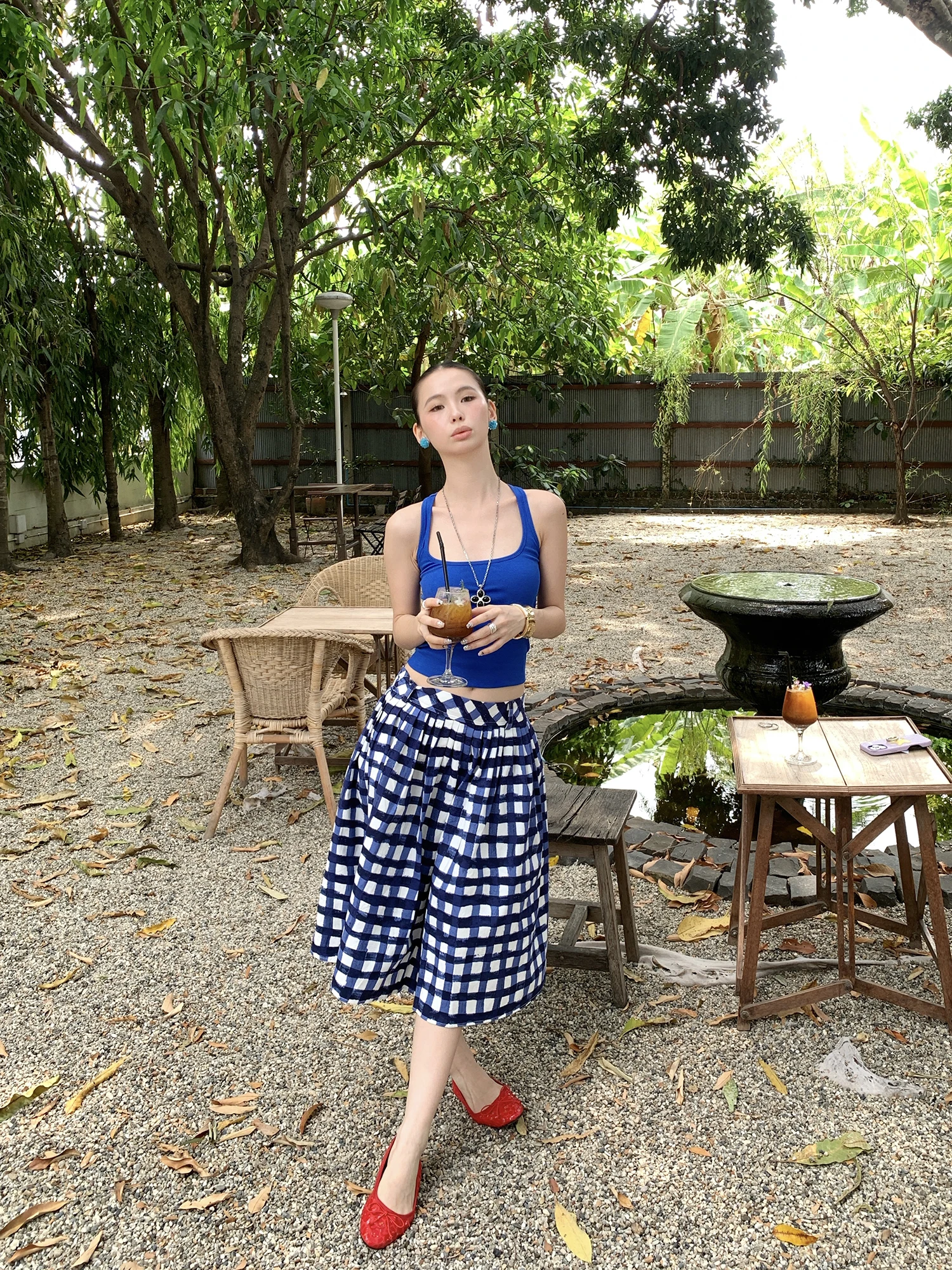 

Женский модный укороченный топ Slim Fit без рукавов с U-образным вырезом на бретельках, новинка 2026 года, летний стиль, для ношения как верхняя одежда или под одежду, с квадратным U-образным вырезом, большие размеры.