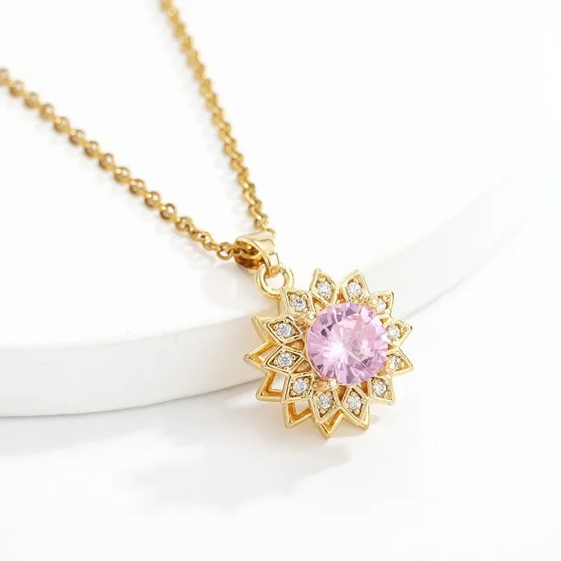 

The elegant lady's rotating flower necklace features a unique design. Simple, fashionable, trendy, versatile and excellent