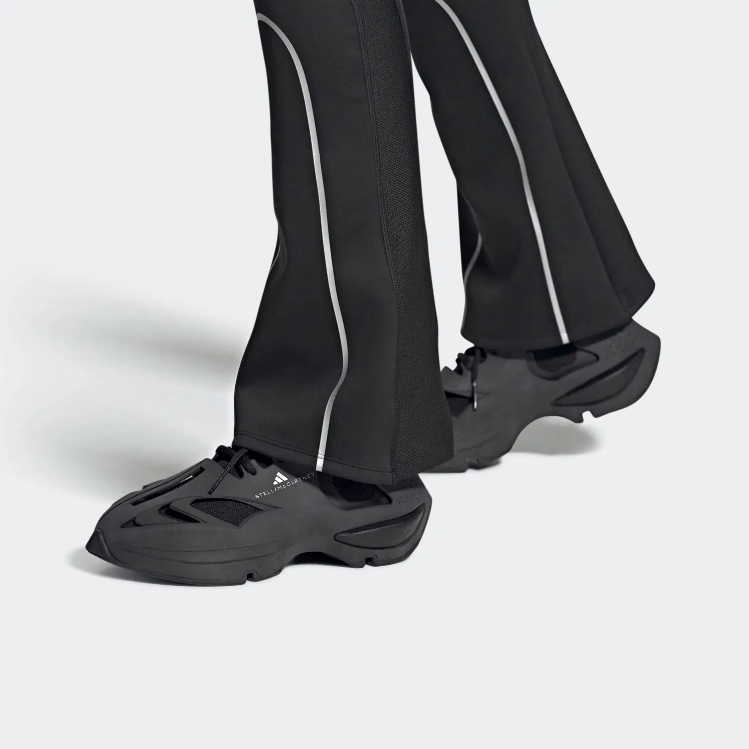 

Официальные оригинальные женские дышащие кроссовки Adidas SMC для бега на открытом воздухе HP3213