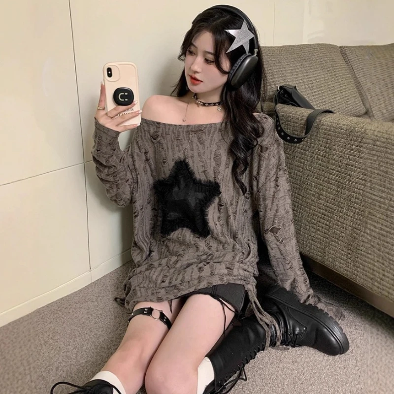 

2026 Spring New Lazy Piercing Off Shoulder Star Design Medium Length Top T-shirt for Women