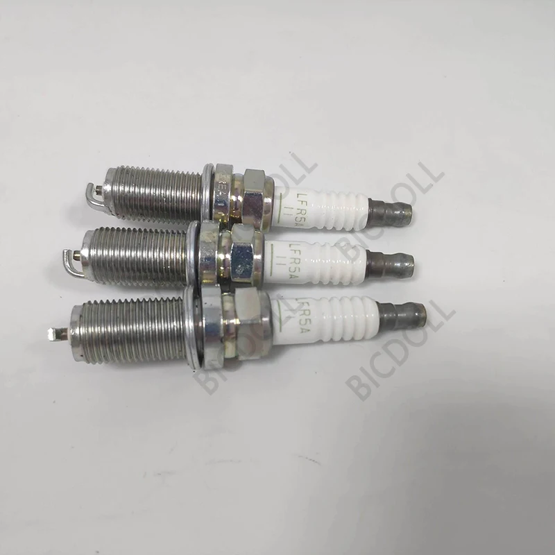 4/6Pcs Spark Plug 18841-11051 LFR5A-11 For HYUNDAI GRANDEUR ix35 SANTA SONATA KIA CADENZA CERATO MAGENTIS OPTIMA SHUMA SORENTO