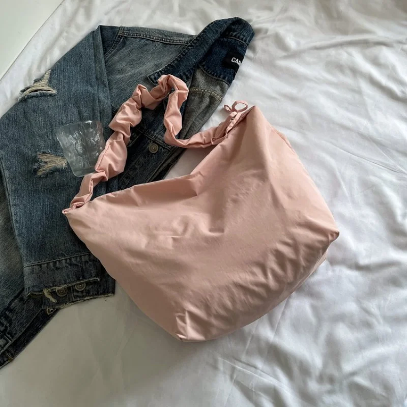 

Elegant Woven Water Hyacinth Bag With Leather Trim For Women With Artisanal Craft For Summer