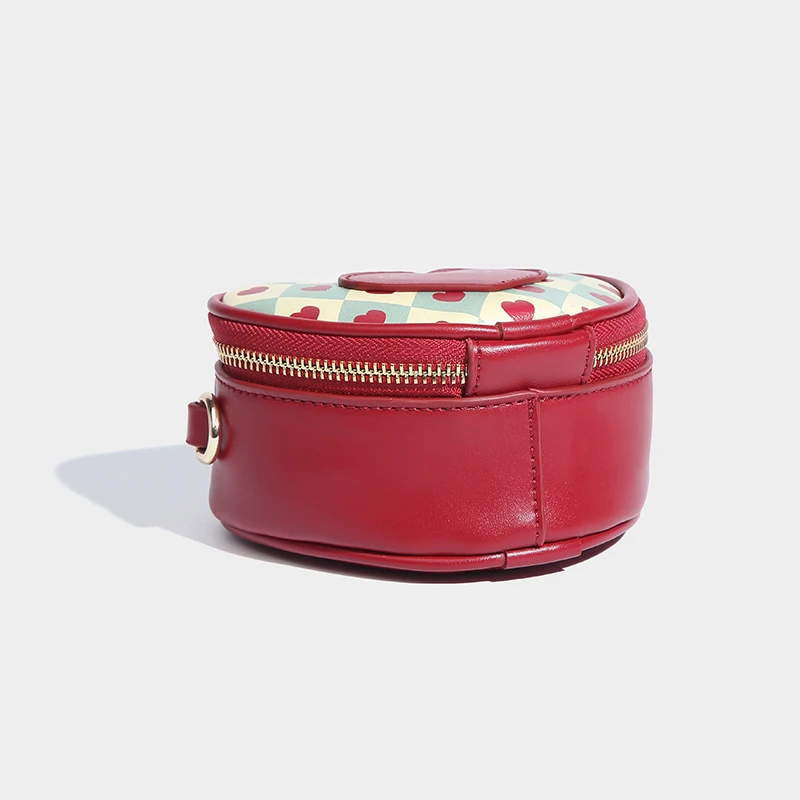 Borse a forma di cuore pesca a catena per le donne borse e portamonete di design di lusso 2024 nuovo nella moda Mini lettera decorare Crossbody