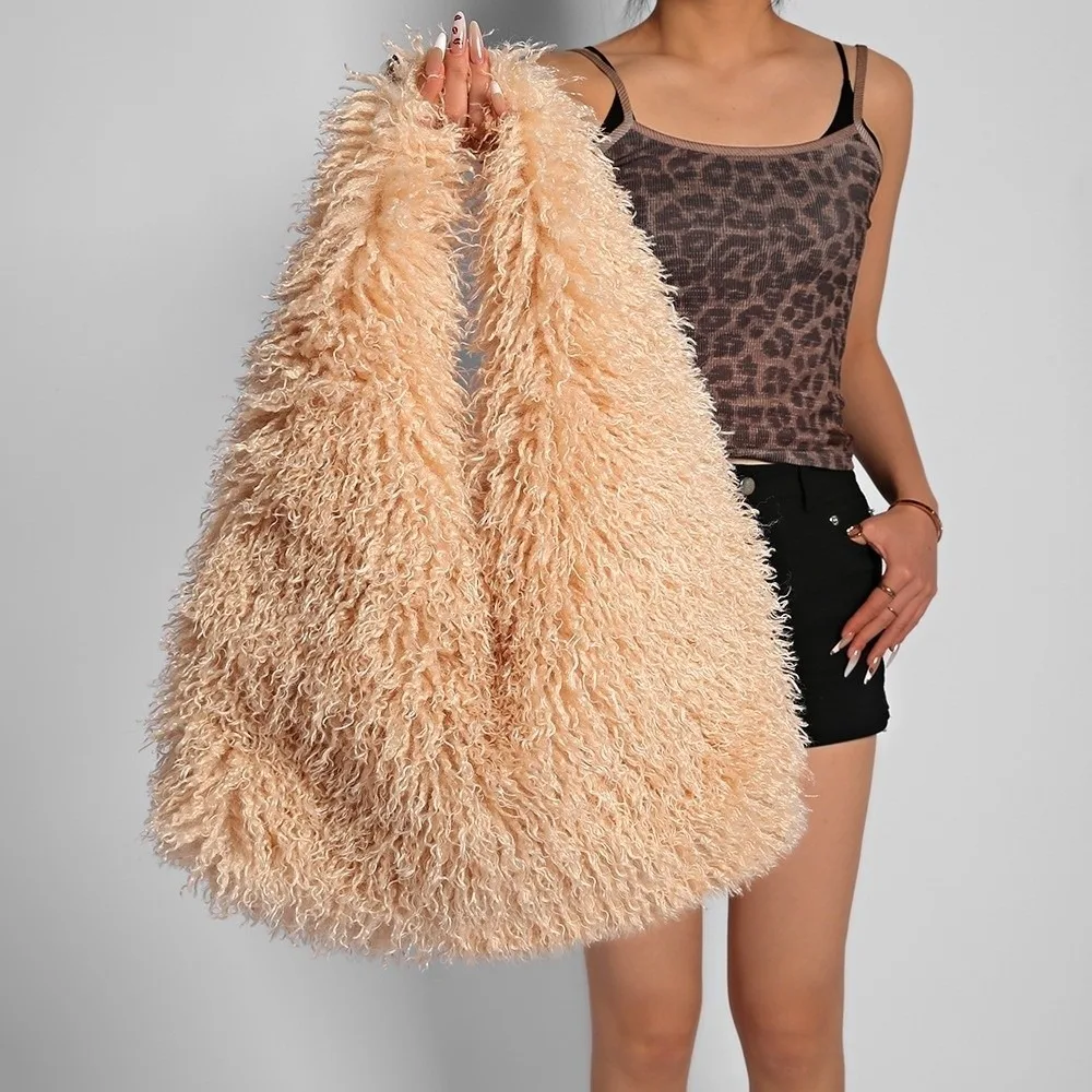 Luxury Elegant Faux Fur Tote Bag Curly Design Triangle Shape Fluffy Shoulder Bag Large Capacity Hobo Bag Handbag Casual Wear