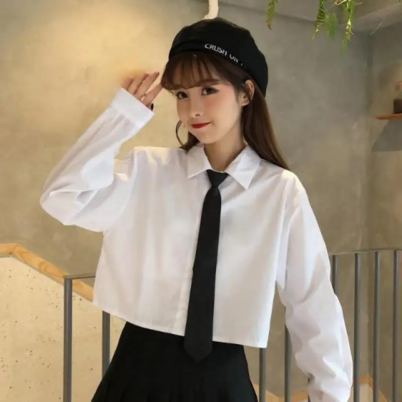 Camisa corta blanca de gran tamaño para mujer, Blusa Coreana de manga corta con cuello tipo Polo y botones