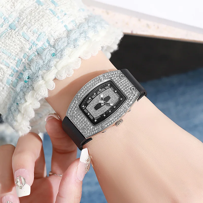 2026 Hot-selling Diamond-encrusted Quartz Women's Watch Fashion Trend Temperament Women's Watch Diameter 30mm Thickness 8mm