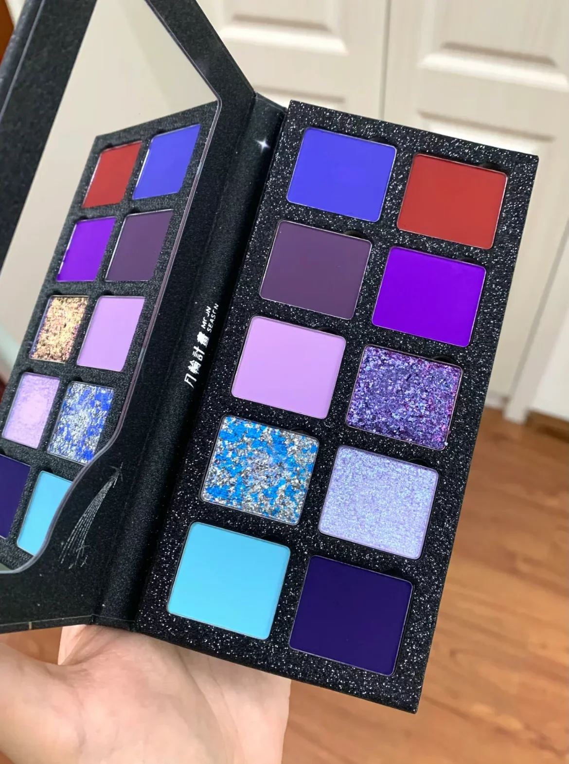 DRAMOเห็ดเก่าชื่อร่วมY2K 10 สีอายแชโดว์Matte Shimmer Chameleon Eye Shadow Paletteสีเขียวสีเหลืองแต่งหน้า