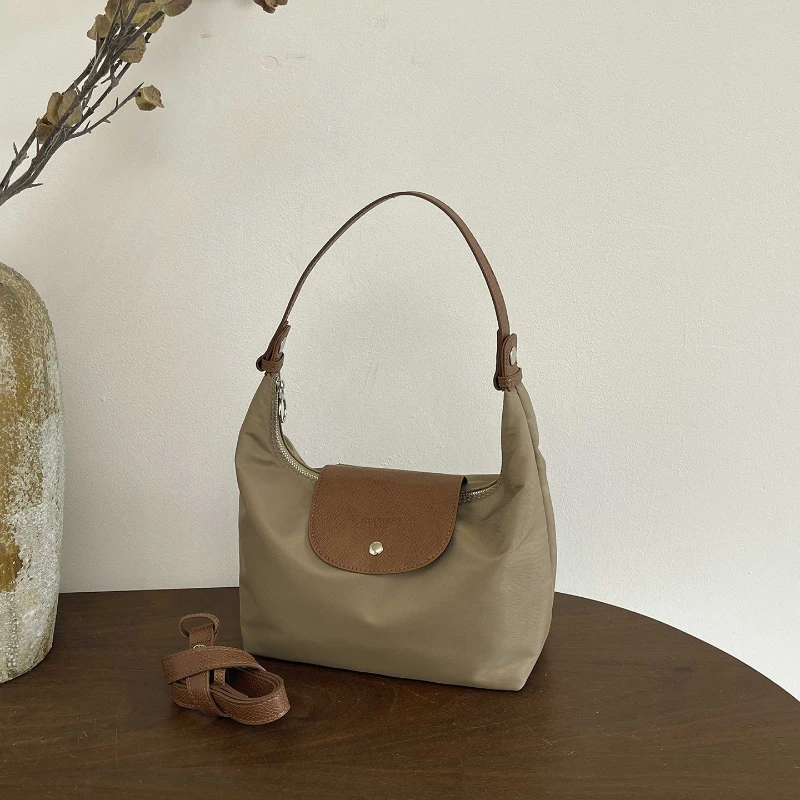 

Classic Retro HandBag New Casual Loose Dumpling Bag Minimalist Commuter Women Armpit Bag Fashion Versatile Shoulder Underarm Bag