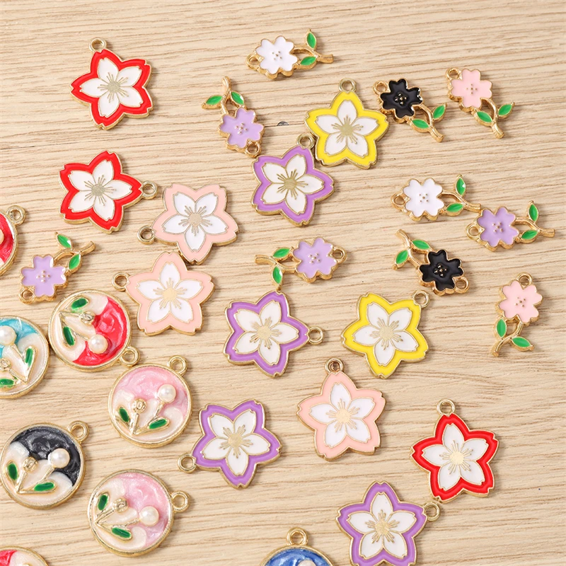 10 Stück niedliche, bunte Emaille-Blumenanhänger für Halsketten, Ohrringe, Armbänder, DIY-Bastelarbeiten, Schmuckherstellung, Zubehör – Detail 3