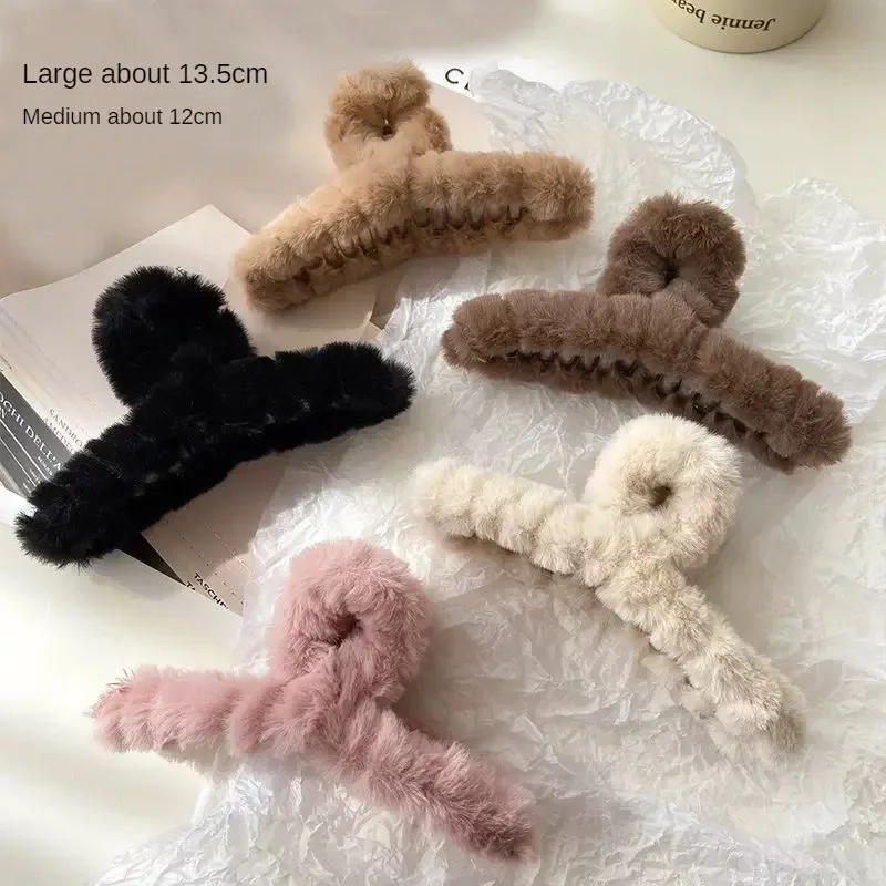 

Women's Hair Accessories for Girls Winter Plush Hair Claws Elegant Acrylic Hairpin Faux Fur Hairpin Crab Headpiece