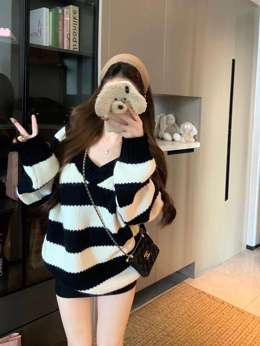 

Bla White Striped V-Ne Long Sve Knitted Sweater Coat Women's Loose Top Autumn Two-Way Wear Lazy Sle Cardigan